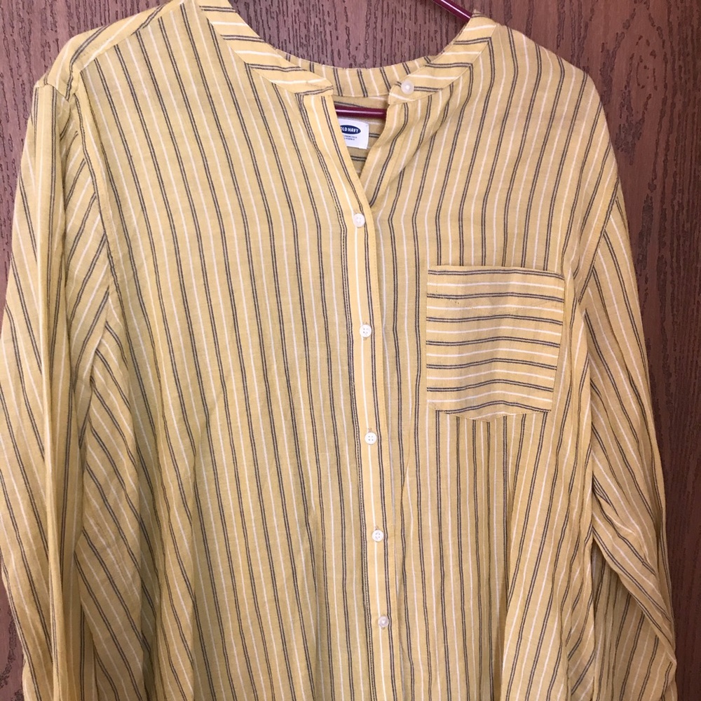 Women’s Old Navy yellow striped blouse